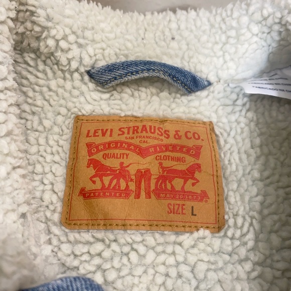 Levi’s Sherpa Lined Trucker Denim Jacket Light Wash – Men’s Size Large - Picture 6 of 10